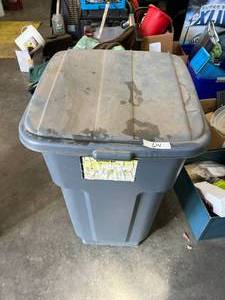 lot 614 image: Professional plus garbage can