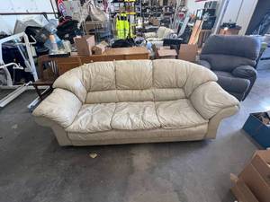 lot 611 image: Tan leather couch