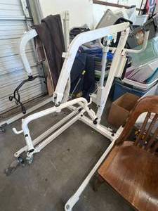 lot 609 image: Dalton lift