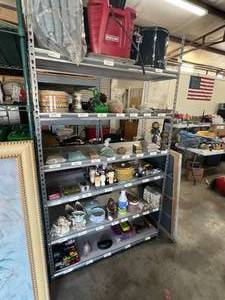 lot 567 image: Metal shelf unit - no contents -