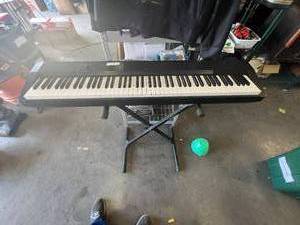 lot 285 image: Very nice Casio keyboard with stand