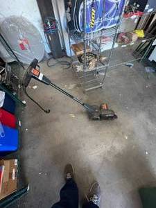 lot 383 image: Craftsman electric edger - 2.5hp