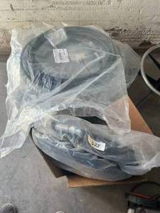 lot 625 image: Box of cables