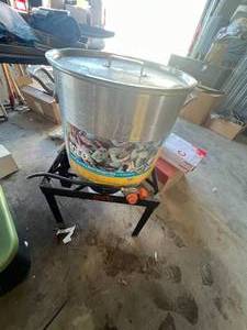 lot 134 image: LOCO cooker - 60 quart and accessories - seafood boil, turkey deep fryer