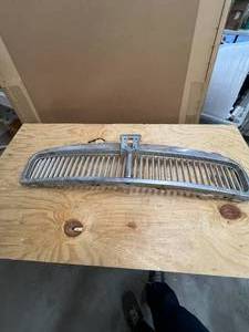 lot 629 image: Front grille believed to be from 1950s MG