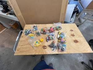 lot 638 image: Selection of toys