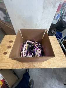 lot 550 image: Box of eyelash kits