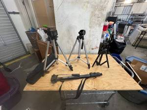 lot 552 image: Selection of camera tripods