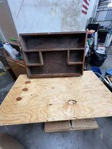 lot 498 image: Wood hanging display shelf