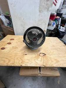 lot 499 image: Small fan