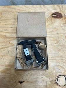lot 509 image: 2 sets of hood latch kits
