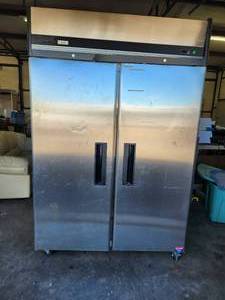 lot 606 image: Supreme Refrigeration - Model RIF2 - commercial grade S.S freezer - has issue with compressor