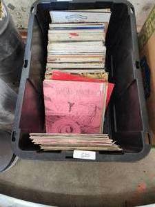 lot 620 image: Selection of vintage records