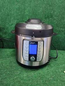 lot 446 image: Power Quik Pot - instant cooker