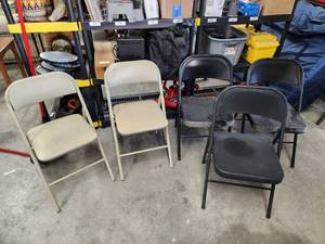 lot 251 image: Selection of 5 folding metal chairs