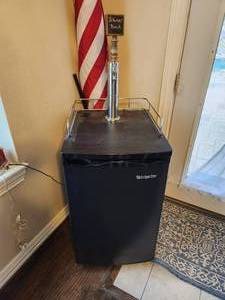 lot 2 image: Edge Star Kegerator - Model BR20001BL - works fine - still in use the day I removed from house - keg not included