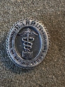 lot 335 image: STERLING LAPEL PIN  - HARRIS RESPIRATORY THERAPY