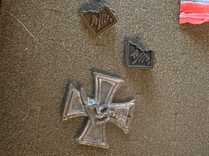 lot 315 image: IRON CROSS  SURFER  & THE BLACK HISTORY INVITATION PINS  QTY 2