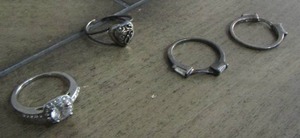 lot 283 image: qty 4 silver rings
