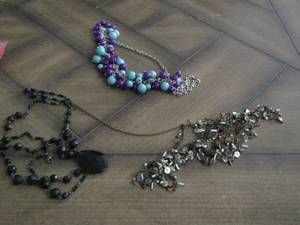 lot 289 image: womens beaded necklaces