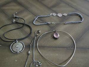 lot 287 image: qty 4 womens necklaces