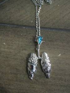 lot 277 image: Lung necklace with a blue stone