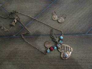 lot 220 image: love womens necklace