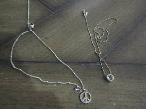 lot 233 image: 2 womens necklaces