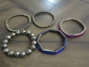 lot 279 image: womens bracelets
