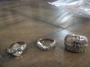 lot 286 image: qty 3 womens rings