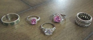 lot 276 image: qty 5 womens rings