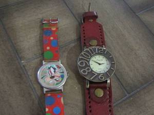 lot 266 image: goofy watch, large ting yi watch