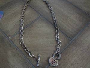 lot 305 image: heart chain