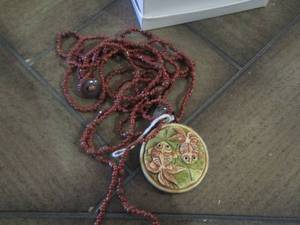 lot 311 image: brown bead necklace