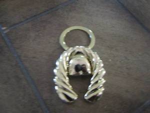 lot 306 image: gold color shirt pin