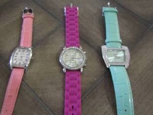 lot 251 image: qty 3 womens watches