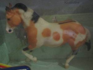 lot 55 image: Breyer horse in box no.749 ranch horse American paint 1990s