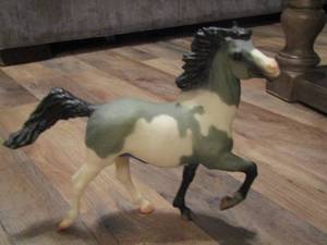lot 202 image: Vintage Breyer model horse HICKOCK  model 923