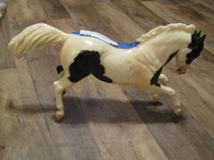lot 57 image: Breyer fighting stallion poncho rex 1999 west coast jamboree only 1500 made in great condition