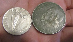 lot 362 image: 1980 inexieauo un peso, 2005 baitama 25 cents