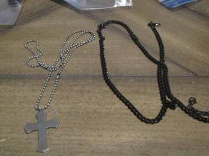 lot 365 image: black chain, cross chain