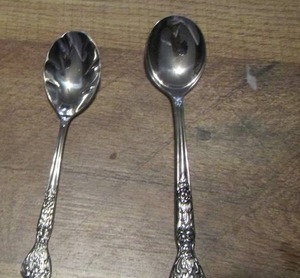 lot 453 image: Versailles stainless spoons qty 2