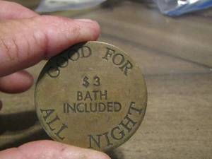 lot 376 image: FAT ANNS Palace Cheyenye, Wyoming,  best lays in the west 3 dollar coin