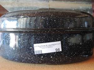 lot 96 image: black w white spots roaster pan with lid