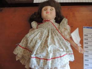 lot 150 image: MADAME ALEXANDER  - HEATHER