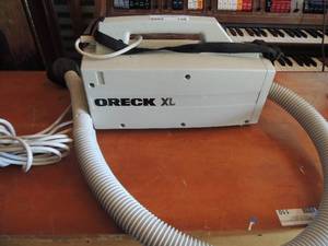lot 156 image: oreck xl vaccum