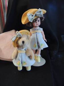 lot 329 image: MADAME ALEXANDER DOLL -  TEDDY AND ME COLLECTING BEARS  33020  8 IN BOX