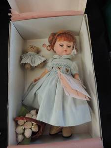 lot 343 image: MADAME ALEXANDER DOLL - PICNIC TIME FOR TEDDYBEAR  34080  8  NIB