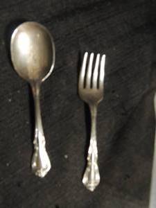 lot 337 image: WM ROGERS ONEIDA LTD  BABY FORK & SPOON