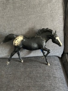 lot 465 image: Breyer traditional Running Stallion Black Blanket Appaloosa #127